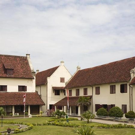 Hotel Sutomo Makassar Ngoại thất bức ảnh