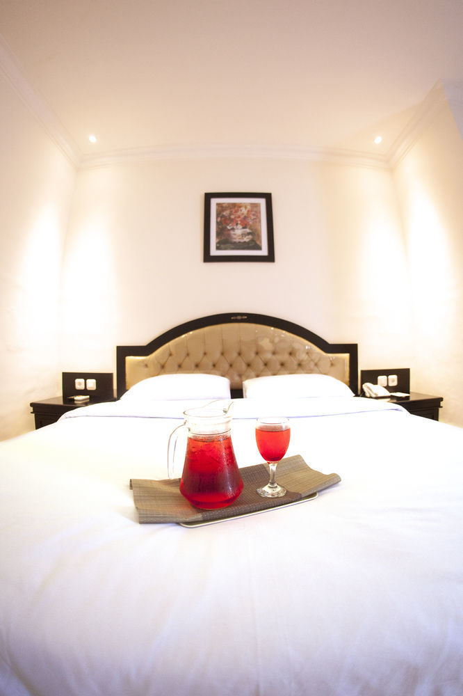 Hotel Sutomo Makassar Ngoại thất bức ảnh