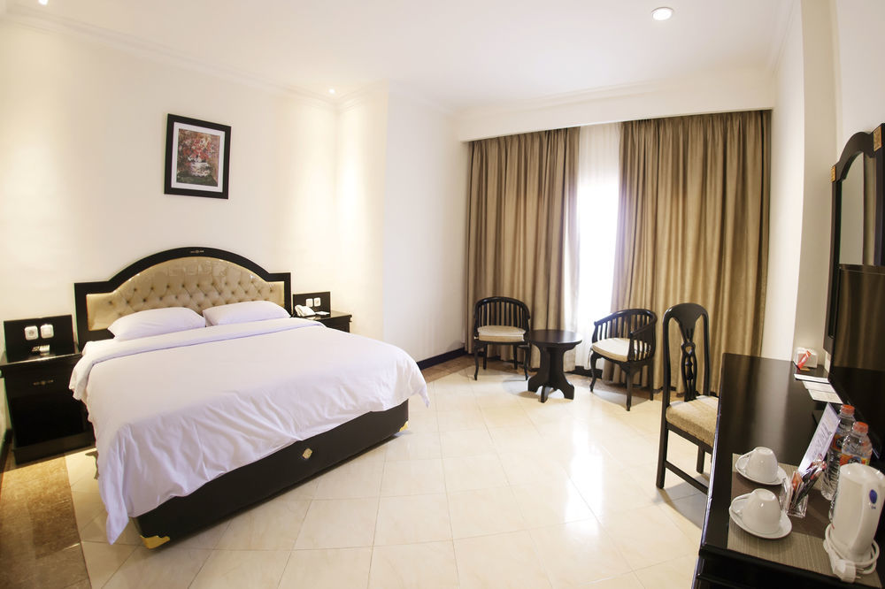 Hotel Sutomo Makassar Ngoại thất bức ảnh